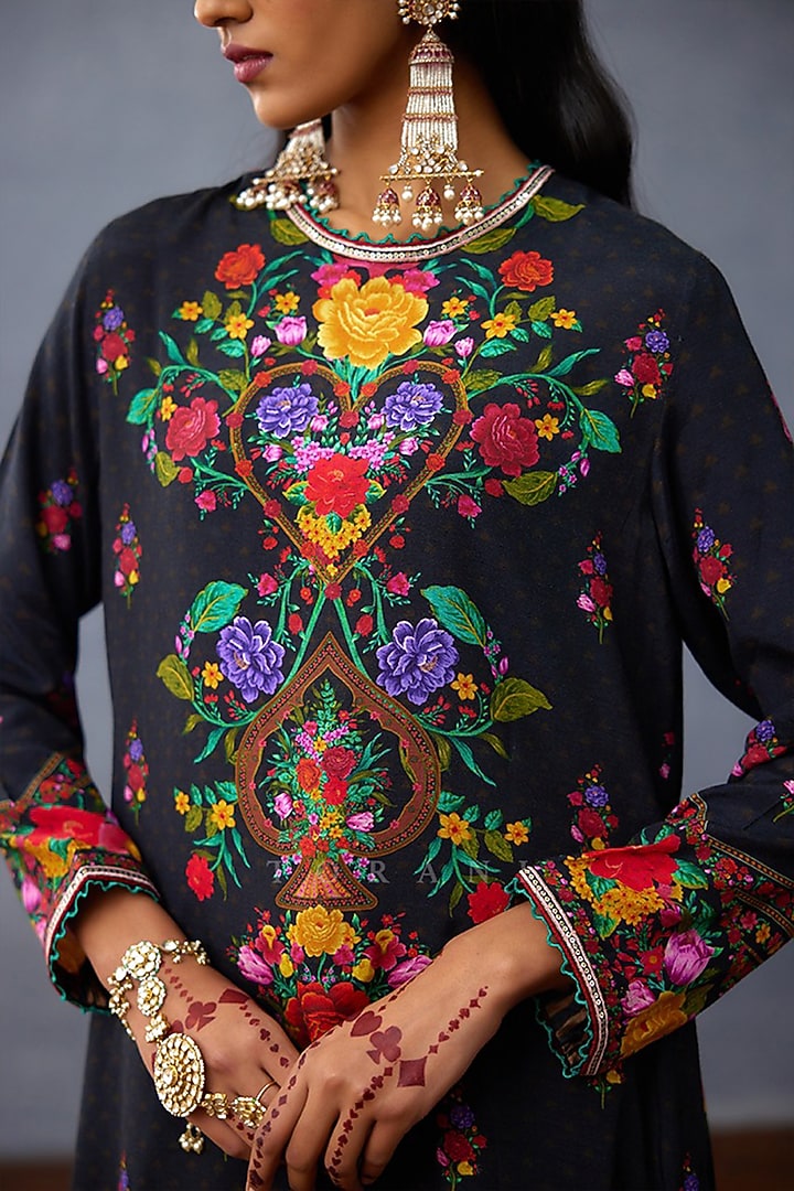 Black Slub Silk Floral Printed Kurta Set by TORANI at Pernia's Pop Up Shop