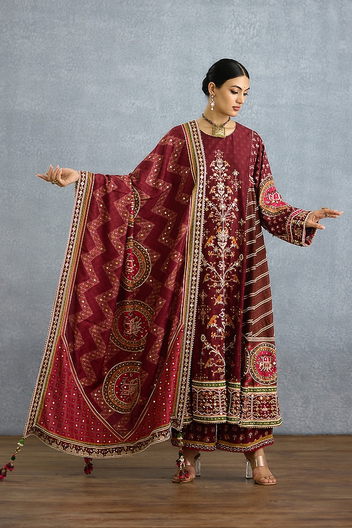 Maroon Dola Silk Patola Printed Kurta Set by TORANI at Pernia's Pop Up Shop