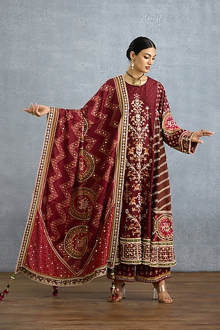Maroon Dola Silk Patola Printed Kurta Set by TORANI
