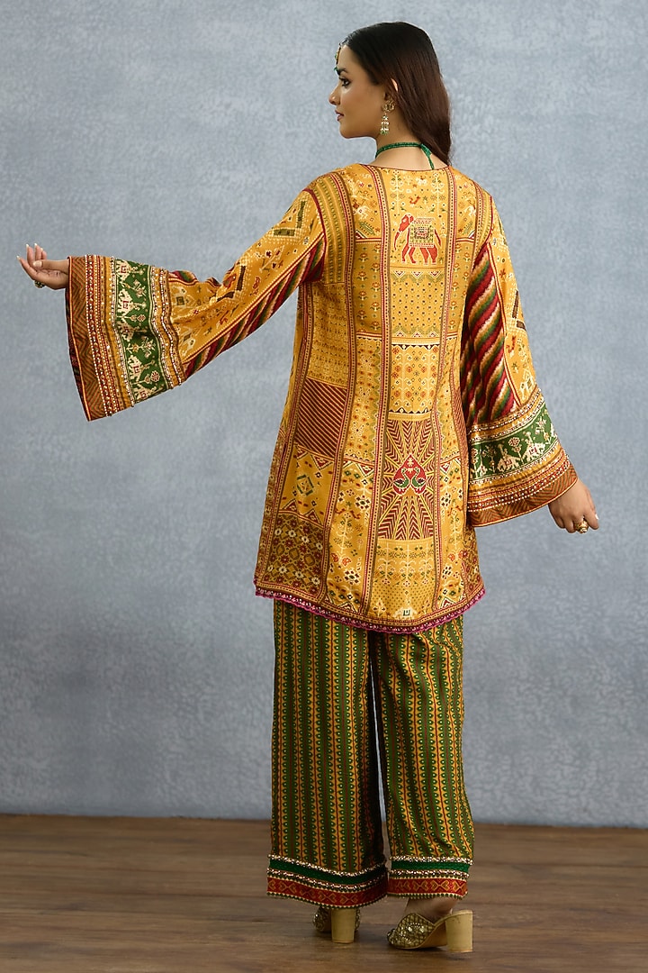 Yellow Dola Silk Digital Motif Printed Kurta Set by TORANI at Pernia's Pop Up Shop