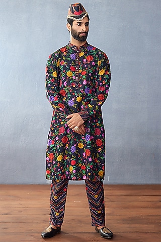Black Muslin Silk Digital Printed Kurta Set by Torani Men