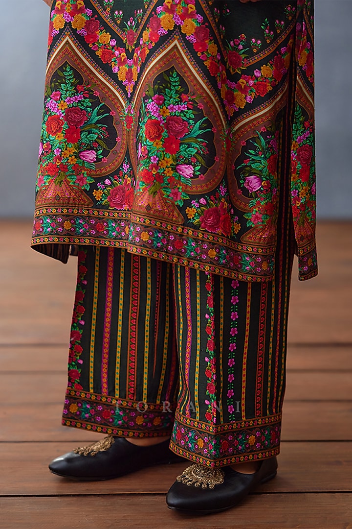 Green Cotton Silk Digital Printed Kurta Set by Torani Men at Pernia's Pop Up Shop