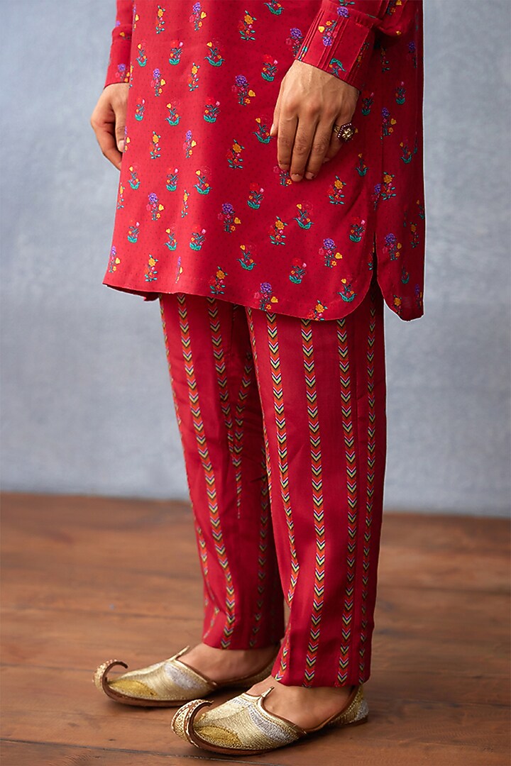 Maroon Cotton Silk & South Silk Slub Digital Printed Bundi Jacket With Kurta Set by Torani Men at Pernia's Pop Up Shop