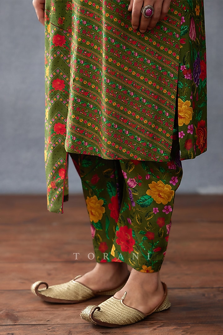 Green Jeni Silk Digital Printed Kurta Set by Torani Men at Pernia's Pop Up Shop