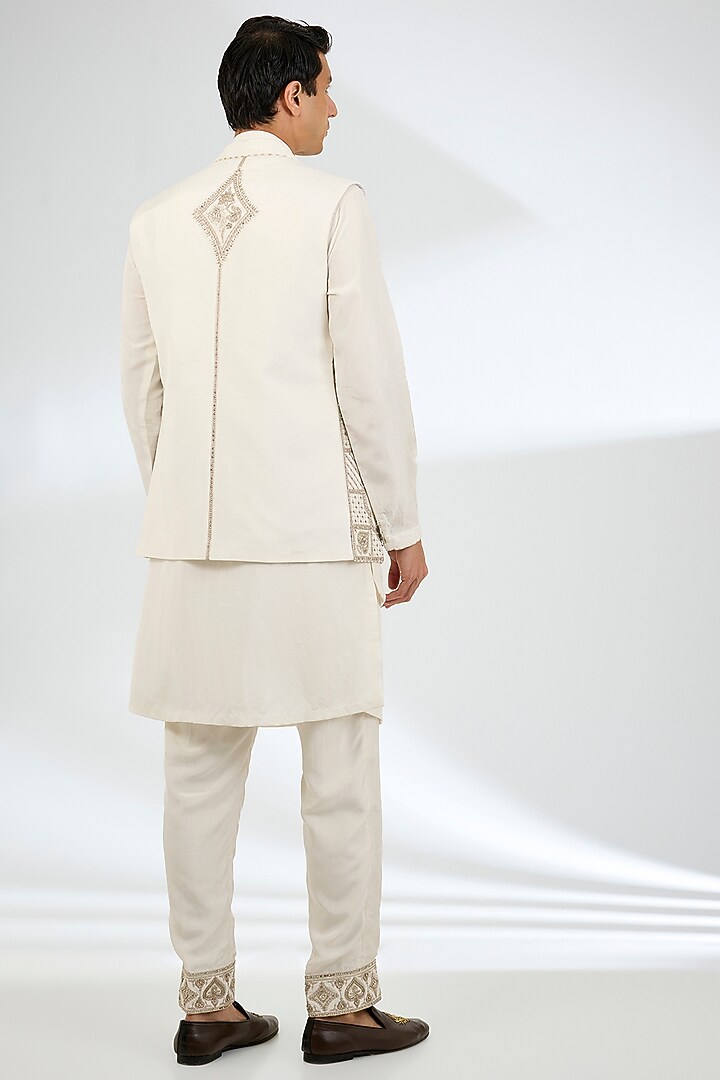 Ivory Jeni Silk & Muslin Silk Bundi Jacket Set by Torani Men at Pernia's Pop Up Shop