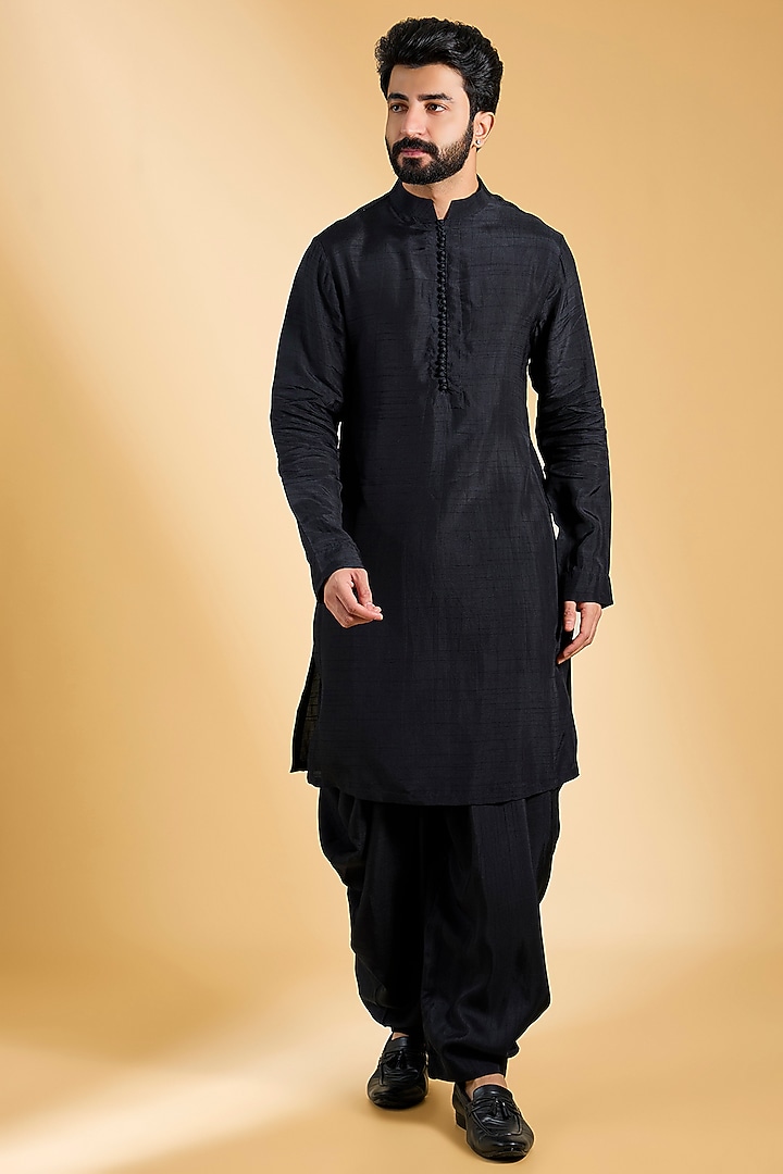 Black Jeni Silk Floral Embroidered Groom Sherwani Set by Torani Men at Pernia's Pop Up Shop