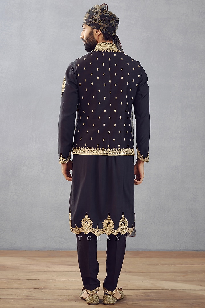 Jet Black Silk Threa Embroidered Bundi Jacket Set by Torani Men at Pernia's Pop Up Shop