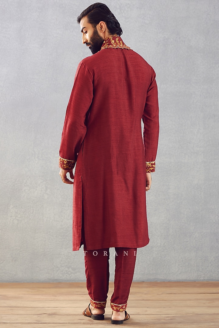 Burgundy Slub Silk Baghalpuri Printed Kurta Set by Torani Men at Pernia's Pop Up Shop