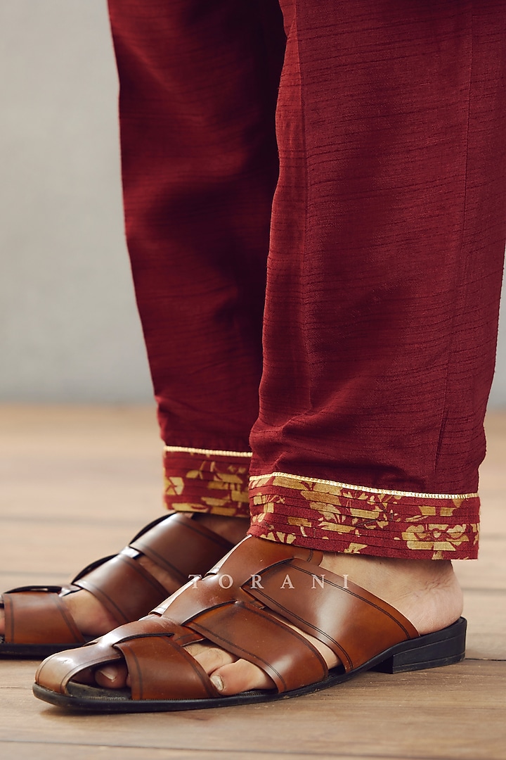 Burgundy Slub Silk Baghalpuri Printed Kurta Set by Torani Men at Pernia's Pop Up Shop