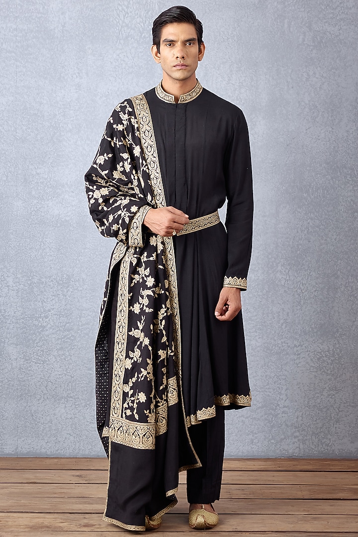 Black Cotton Silk & Raw Silk Hand Embroidered Kurta Set by Torani Men at Pernia's Pop Up Shop