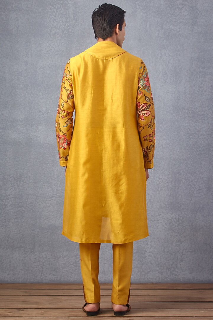Yellow Cotton Silk & Handwoven Chanderi Digital Printed Kurta Set by Torani Men at Pernia's Pop Up Shop