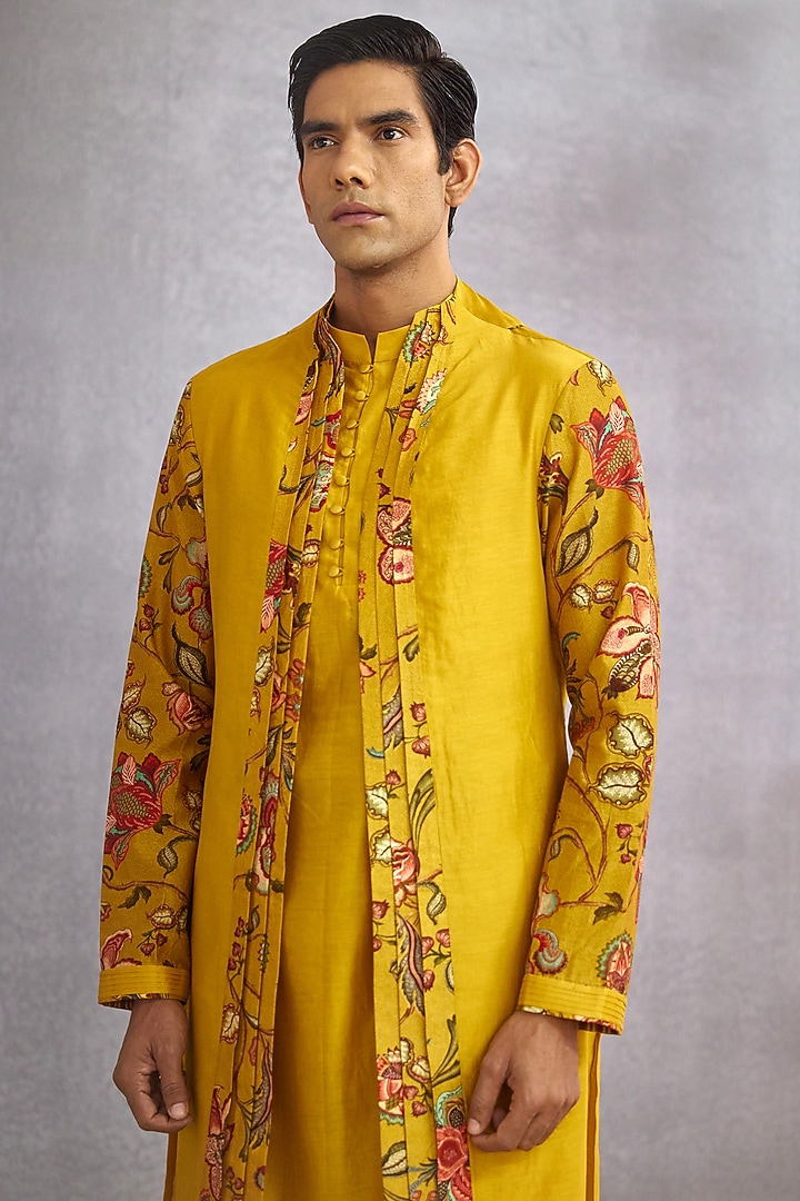 Yellow Cotton Silk & Handwoven Chanderi Digital Printed Kurta Set by Torani Men at Pernia's Pop Up Shop