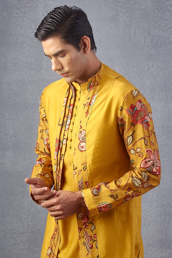 Yellow Cotton Silk & Handwoven Chanderi Digital Printed Kurta Set by Torani Men at Pernia's Pop Up Shop