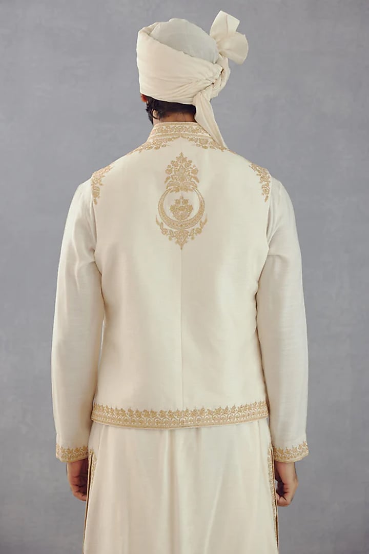 Ivory Slub Silk Hand Embroidered Bundi Set by Torani Men at Pernia's Pop Up Shop