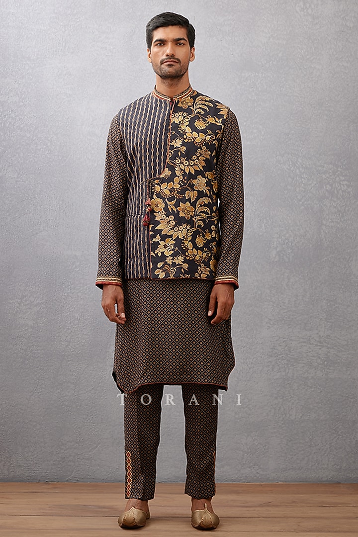 Black Cotton Silk & Slub Silk Gota Embroidered Bundi Set by Torani Men at Pernia's Pop Up Shop