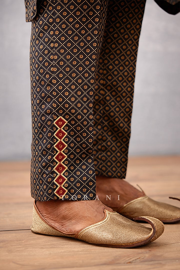 Black Cotton Silk & Slub Silk Gota Embroidered Bundi Set by Torani Men at Pernia's Pop Up Shop