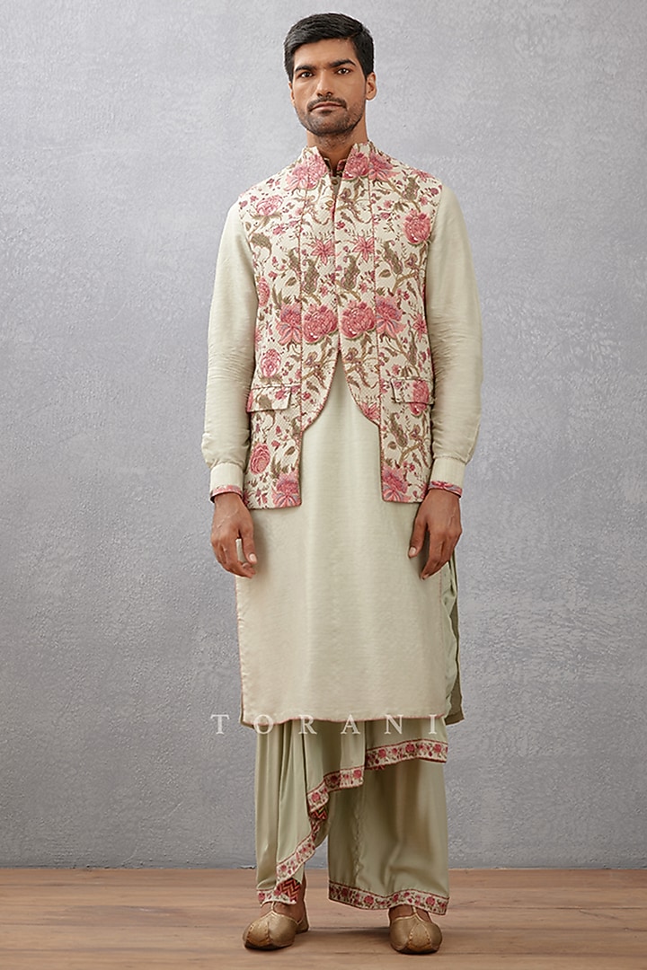Green Cotton Jacquard & Handwoven Chanderi Digital Printed Bundi Set by Torani Men at Pernia's Pop Up Shop