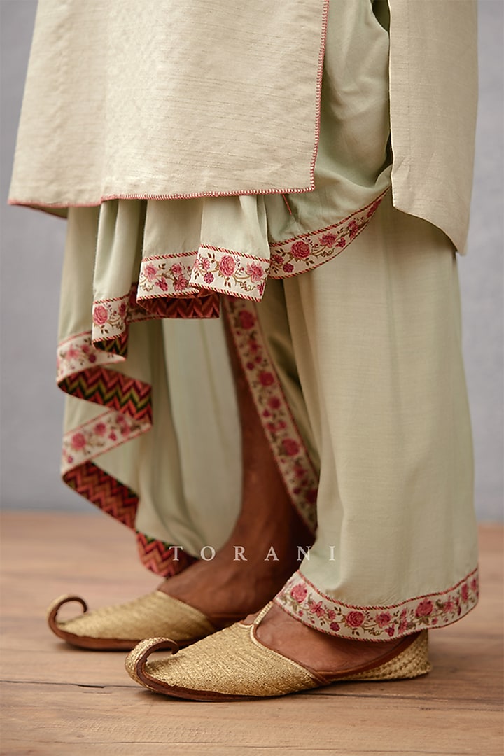 Green Cotton Jacquard & Handwoven Chanderi Digital Printed Bundi Set by Torani Men at Pernia's Pop Up Shop
