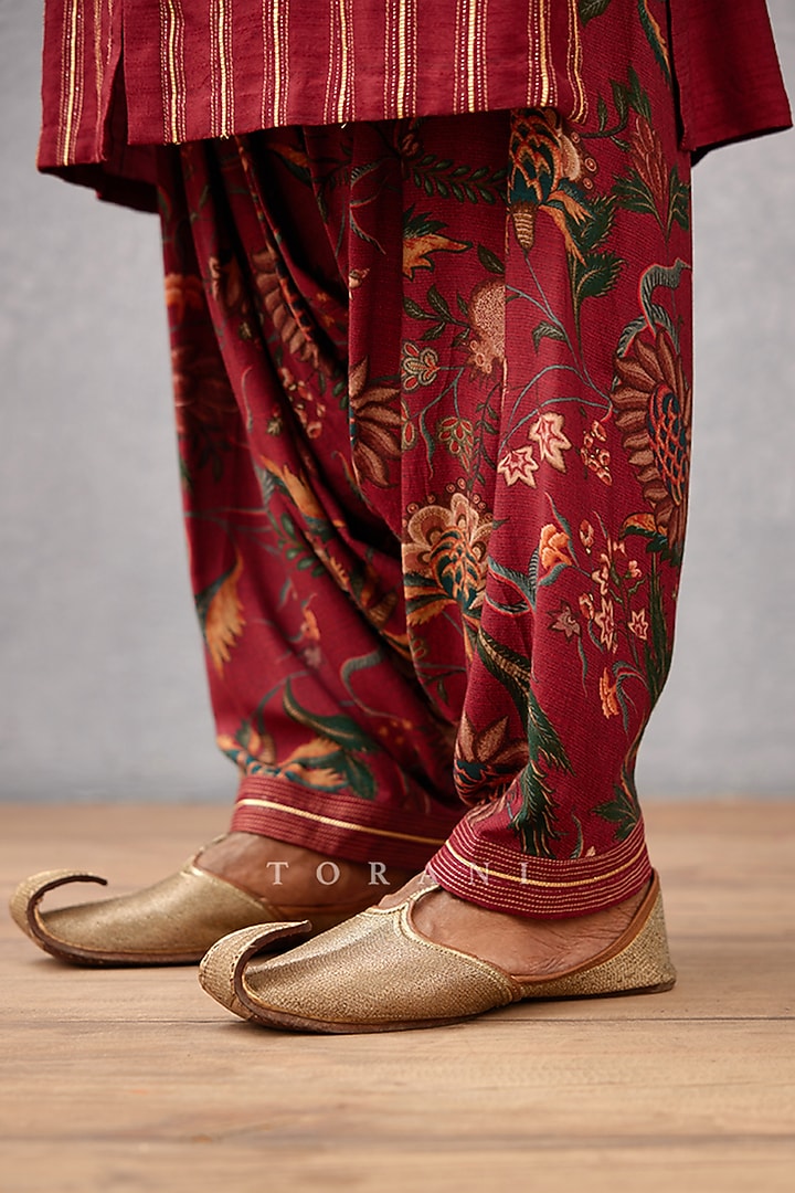 Red Raw Silk & Cotton Silk Gota Embroidered Kurta Set by Torani Men at Pernia's Pop Up Shop