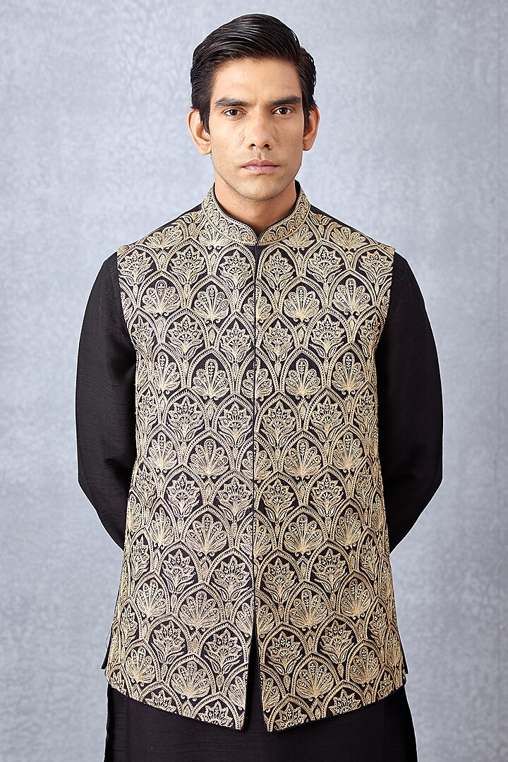 Black Cotton Silk & Slub Silk Hand Embroidered Bundi Set by Torani Men at Pernia's Pop Up Shop