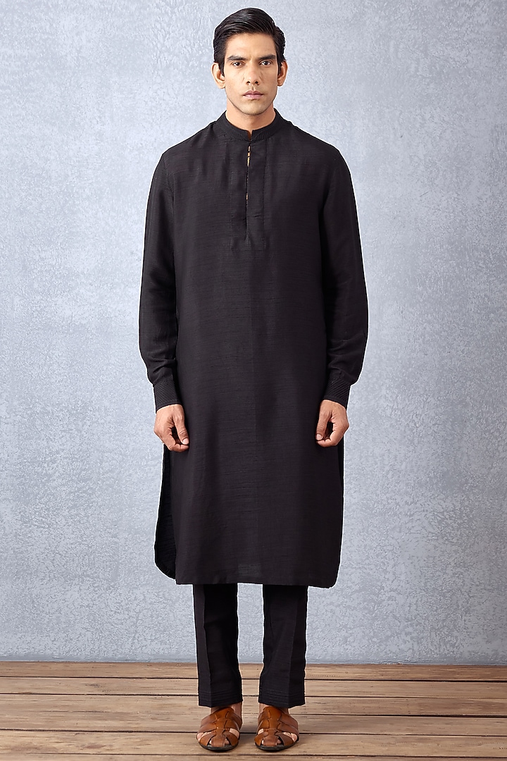 Black Cotton Silk & Slub Silk Hand Embroidered Bundi Set by Torani Men at Pernia's Pop Up Shop