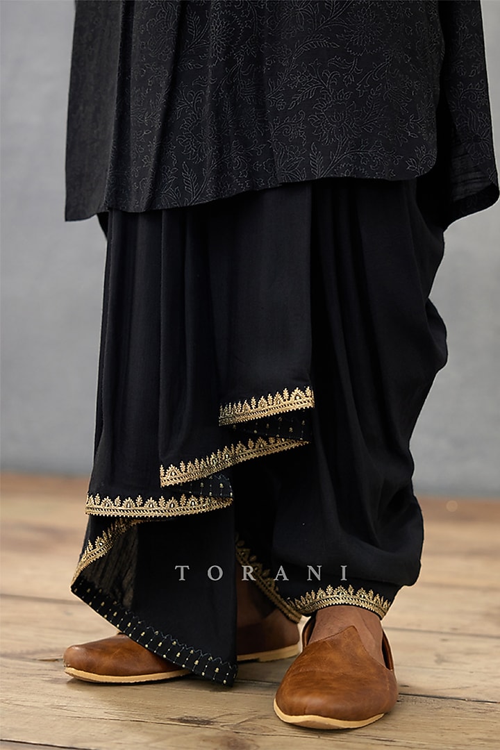 Black Cotton Silk & Handwoven Chanderi Digital Printed Bundi Set by Torani Men at Pernia's Pop Up Shop