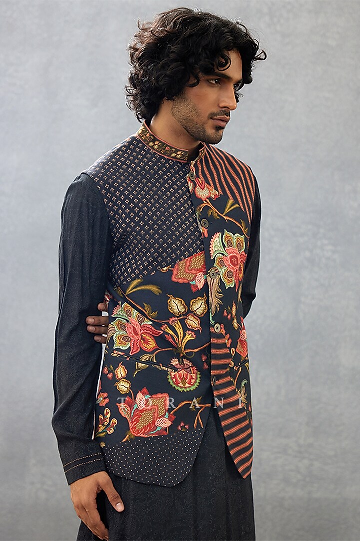 Black Cotton Silk & Handwoven Chanderi Digital Printed Bundi Set by Torani Men at Pernia's Pop Up Shop
