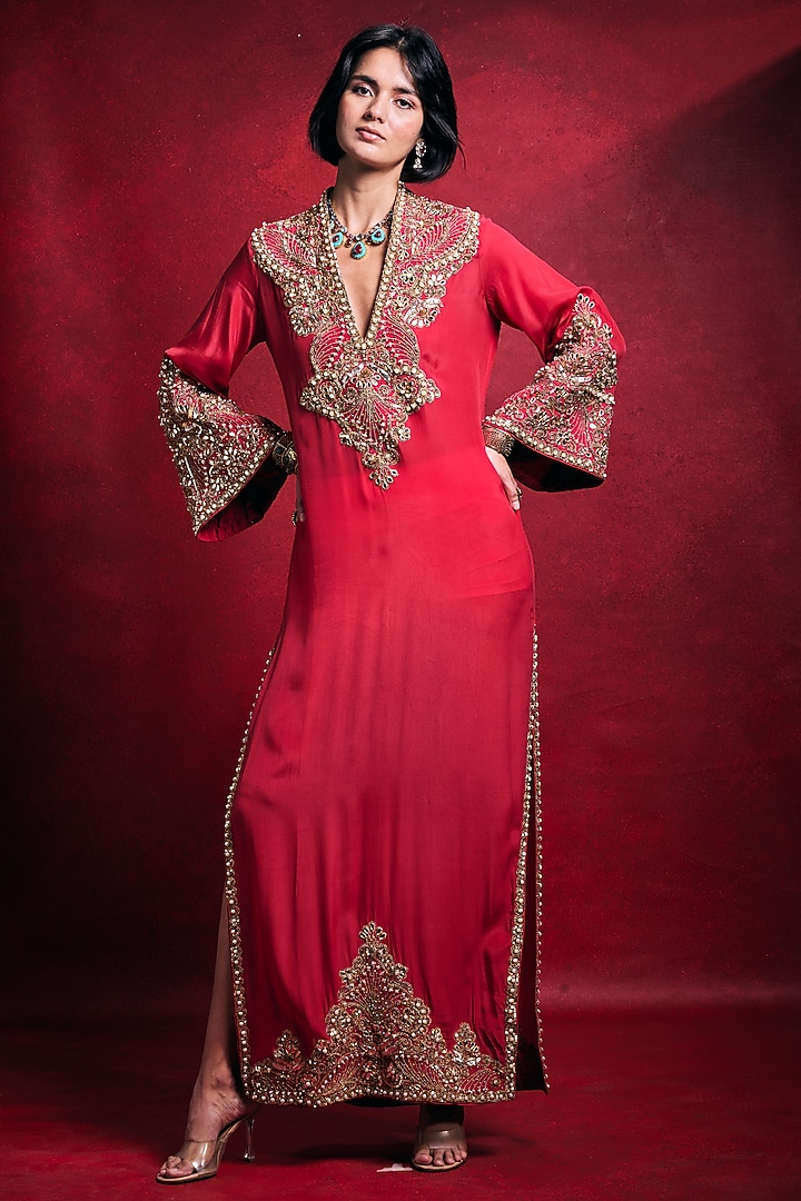 Fuchsia Pink Crepe Threadwork Kaftan by Tamanna Punjabi Kapoor at Pernia's Pop Up Shop