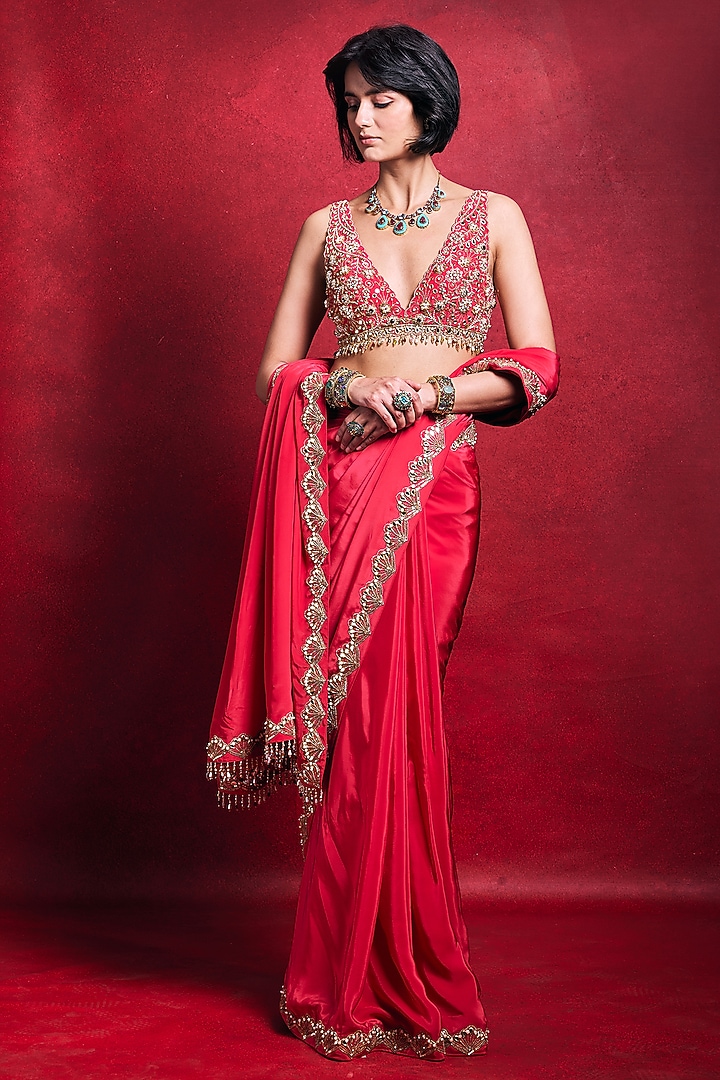 Fuchsia Pink Crepe Zari Embroidered Reception Saree Set by Tamanna Punjabi Kapoor at Pernia's Pop Up Shop