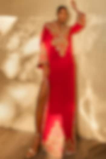 Fuchsia Pink Crepe Mirror Embroidered Kaftan by Tamanna Punjabi Kapoor at Pernia's Pop Up Shop