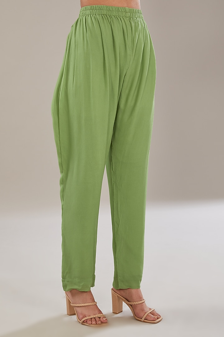 Green Georgette Kurta Set by The Pink Mirror at Pernia's Pop Up Shop