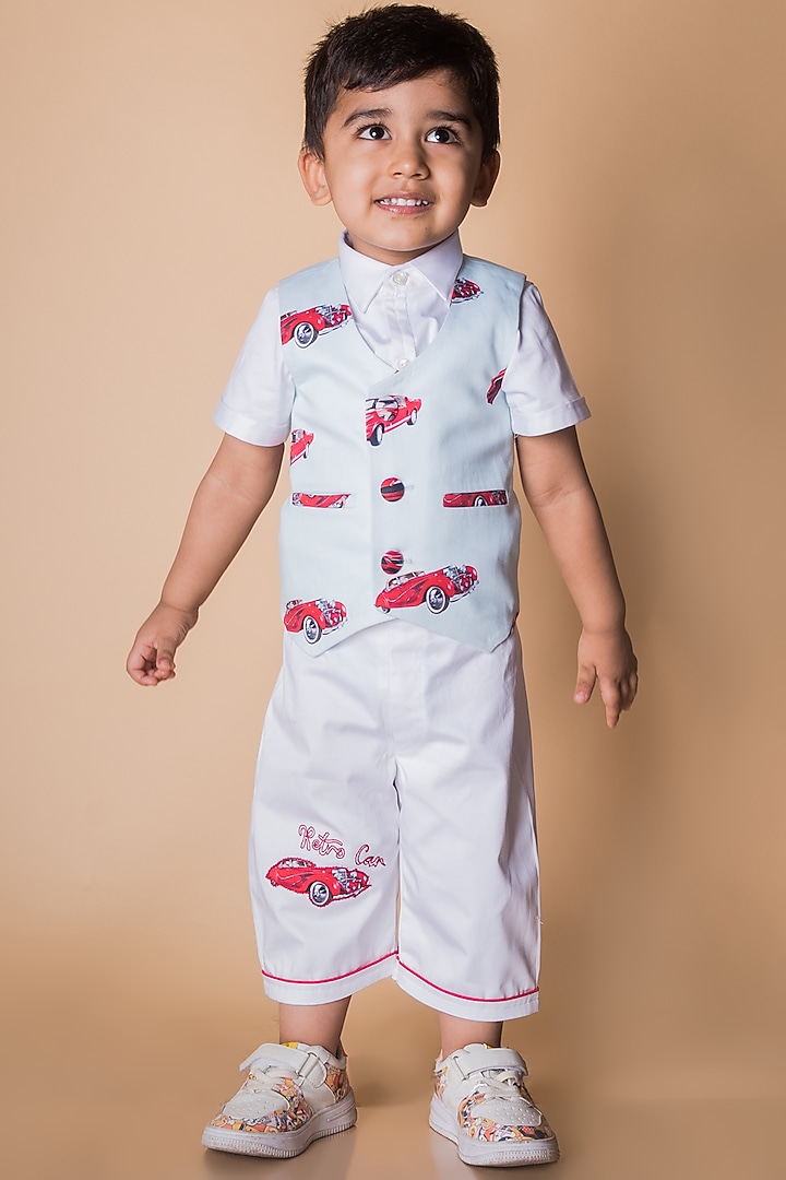 White Printed Waist Coat Set For Boys by Toplove at Pernia's Pop Up Shop