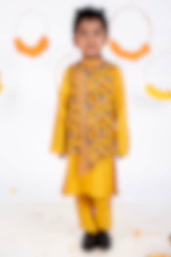 Yellow Cotton Hand Embroidered Bundi Jacket Set For Boys by Toplove at Pernia's Pop Up Shop