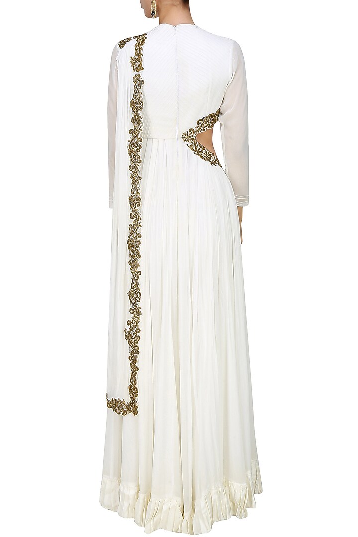 Tanya Patni presents White Anarkali with draped dupatta and side cutout available only at Pernia's Pop Up Shop.