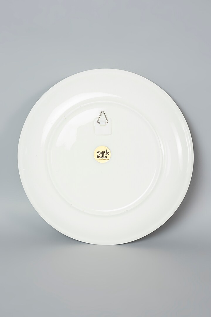 White Vintage Leaf Style Wall Plate by The Quirk India at Pernia's Pop Up Shop