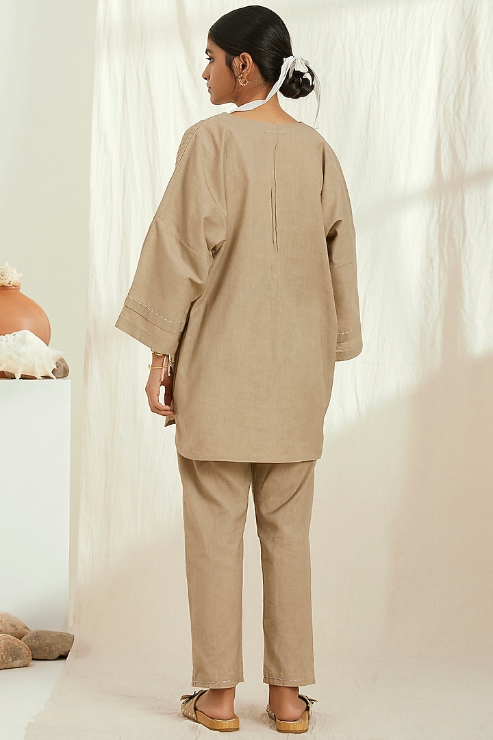 Beige Linen Embroidered Kurta Set by The Right Cut at Pernia's Pop Up Shop