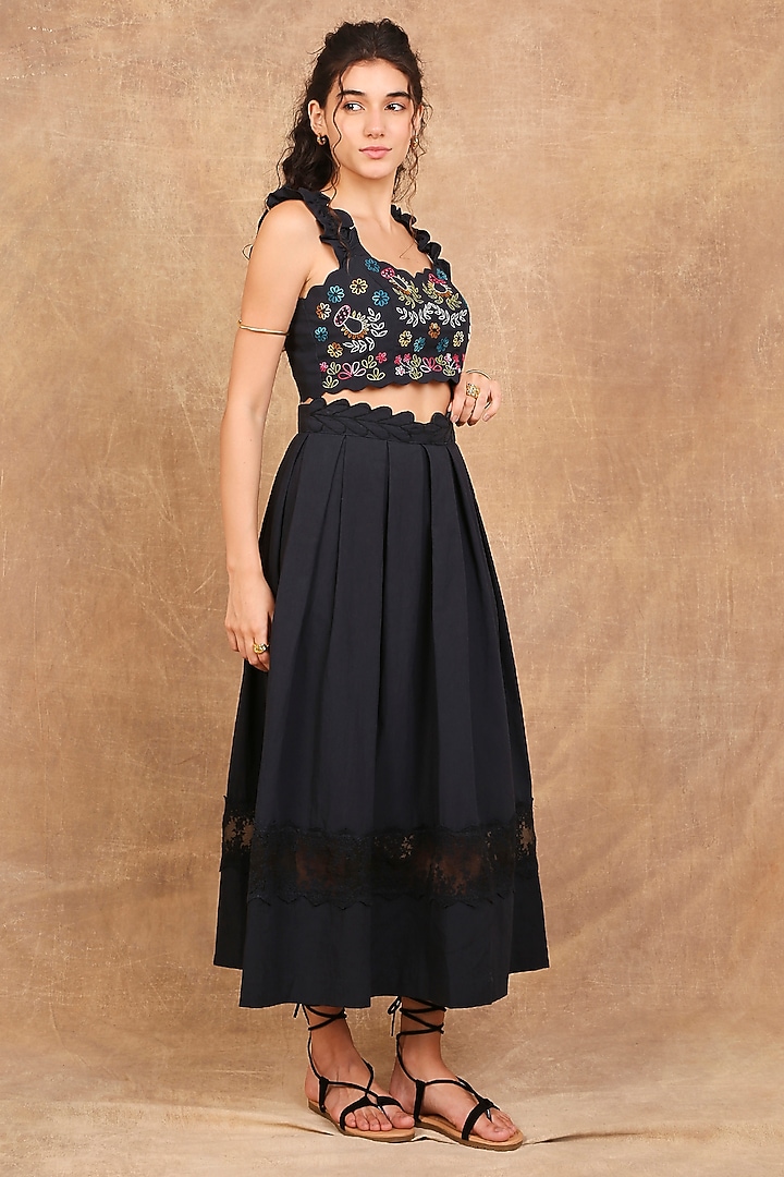 Charcoal Black Cotton Floral Embroidered Co-Ord Set by The Right Cut at Pernia's Pop Up Shop