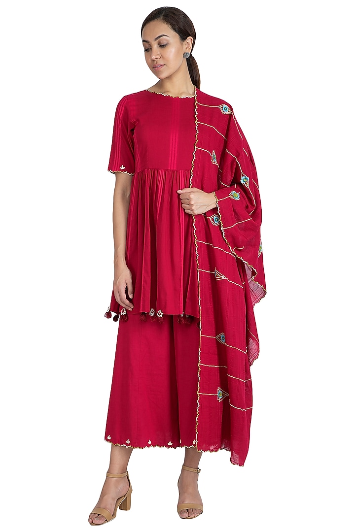 Maroon Hand Embroidered Kurta Set by The Right Cut