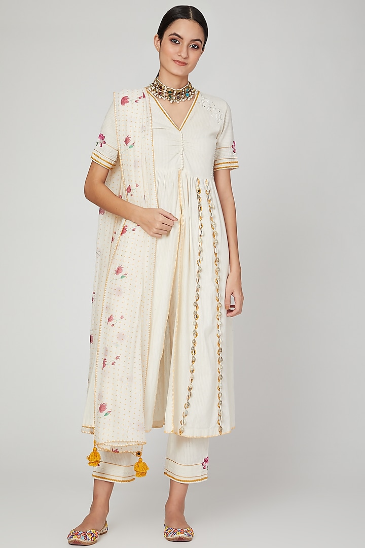 Ivory Embroidered Kurta Set by The Right Cut