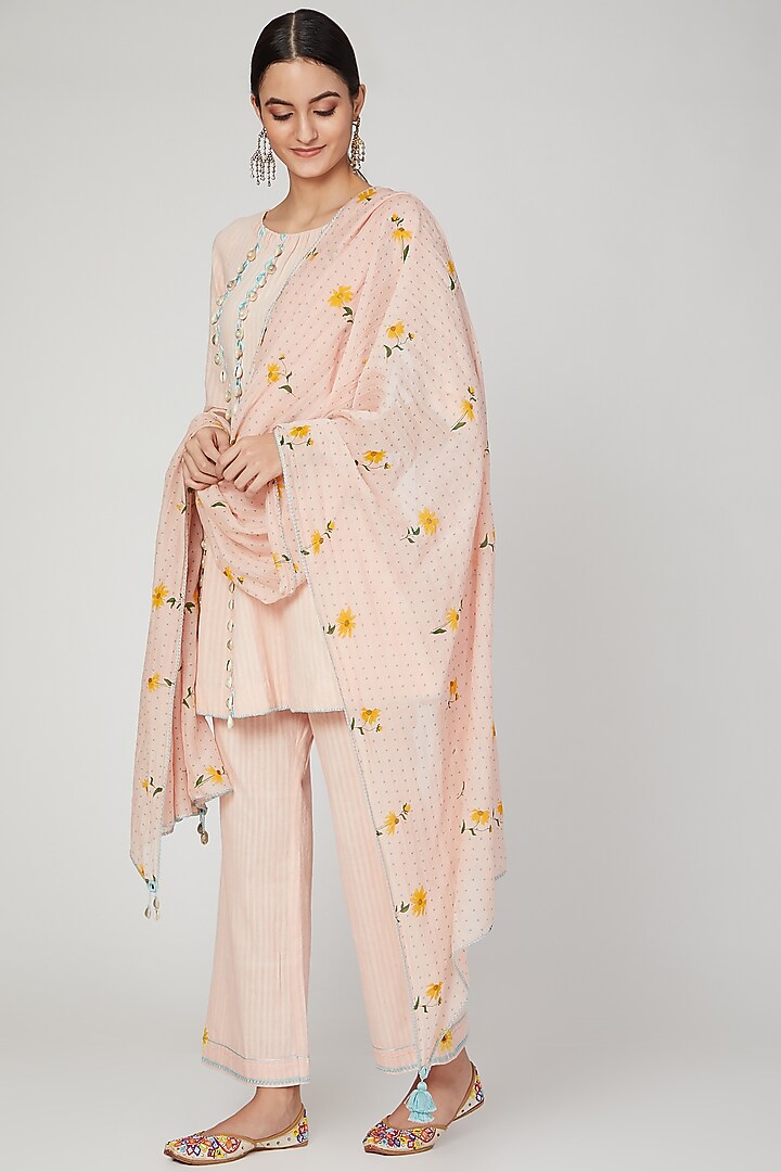 Blush Pink Embroidered Kurta Set by The Right Cut at Pernia's Pop Up Shop