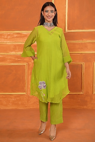 Parrot Green Silk Chanderi Motif Embroidered Co-Ord Set by Trendy Tokari
