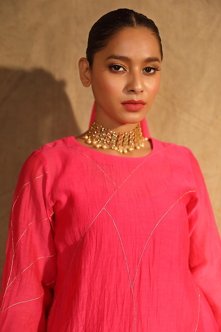 Neon Pink Silk Chanderi Hand Embroidered Kurta Set by Trendy Tokari at Pernia's Pop Up Shop