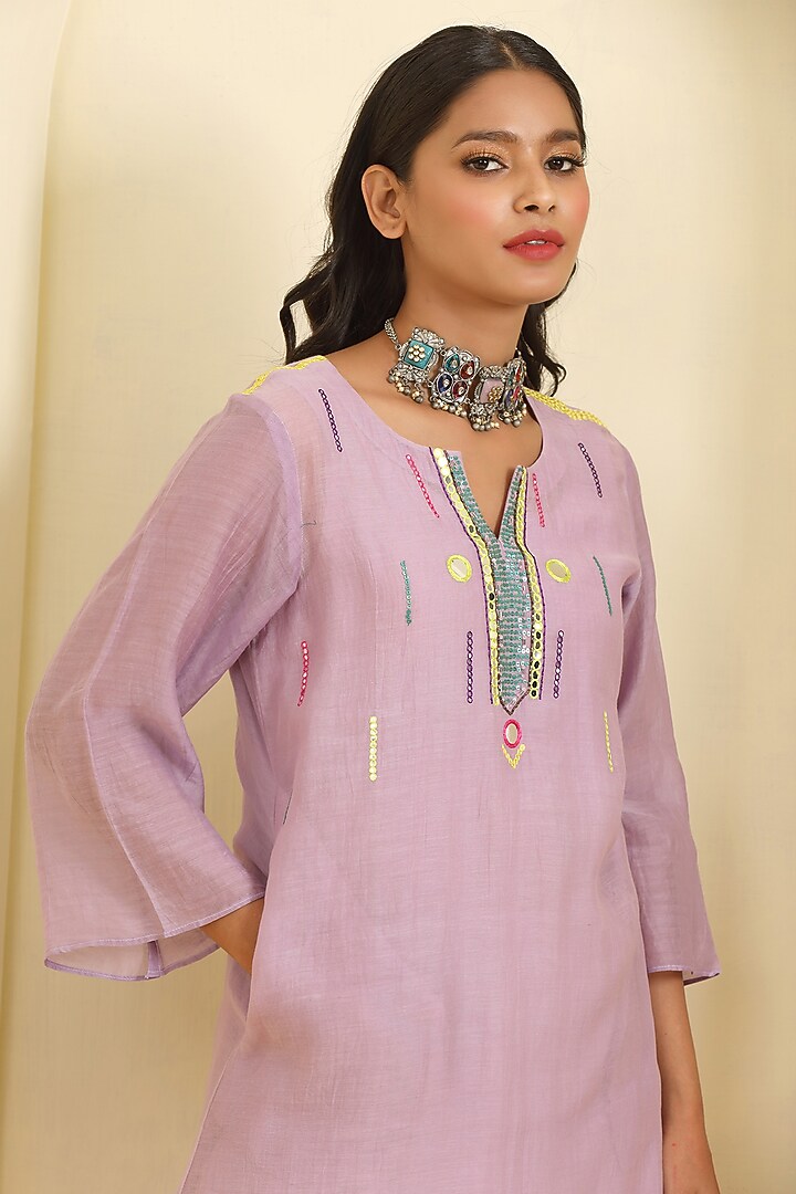 Mauve Silk Chanderi Mirror Hand Embroidered Kurta Set by Trendy Tokari at Pernia's Pop Up Shop
