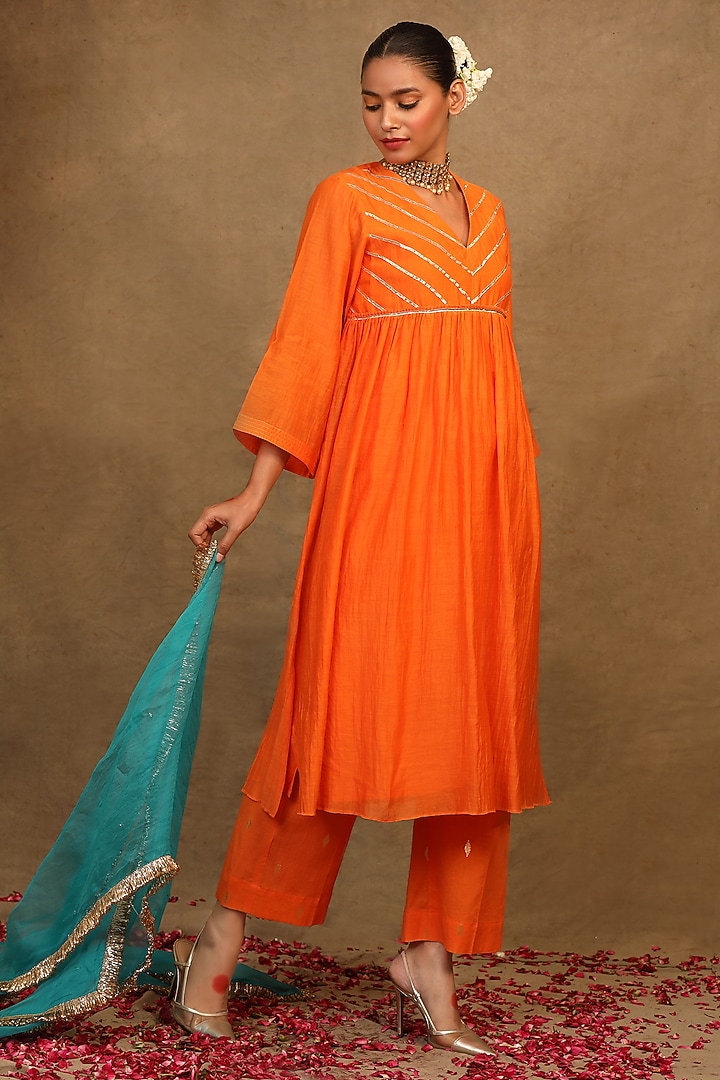 Women Orange Floral Print Chanderi Silk Kurta Set main image 0