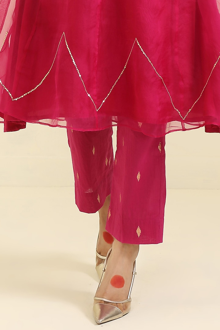 Magenta Pink Organza Hand Embroidered Kurta Set by Trendy Tokari at Pernia's Pop Up Shop