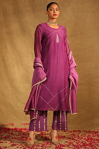 Purple Silk Chanderi Leaf Hand Embroidered Kurta Set by Trendy Tokari