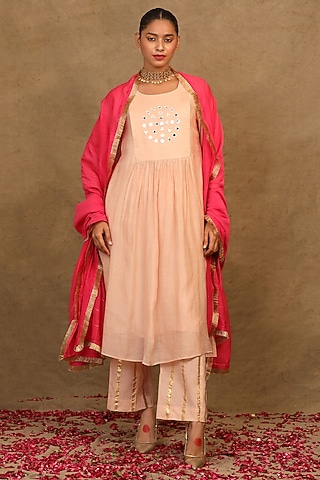 Peach Silk Chanderi Mirror Hand Embroidered Kurta Set by Trendy Tokari