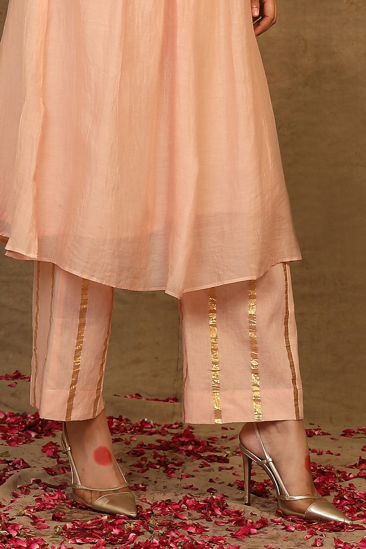 Peach Silk Chanderi Mirror Hand Embroidered Kurta Set by Trendy Tokari at Pernia's Pop Up Shop
