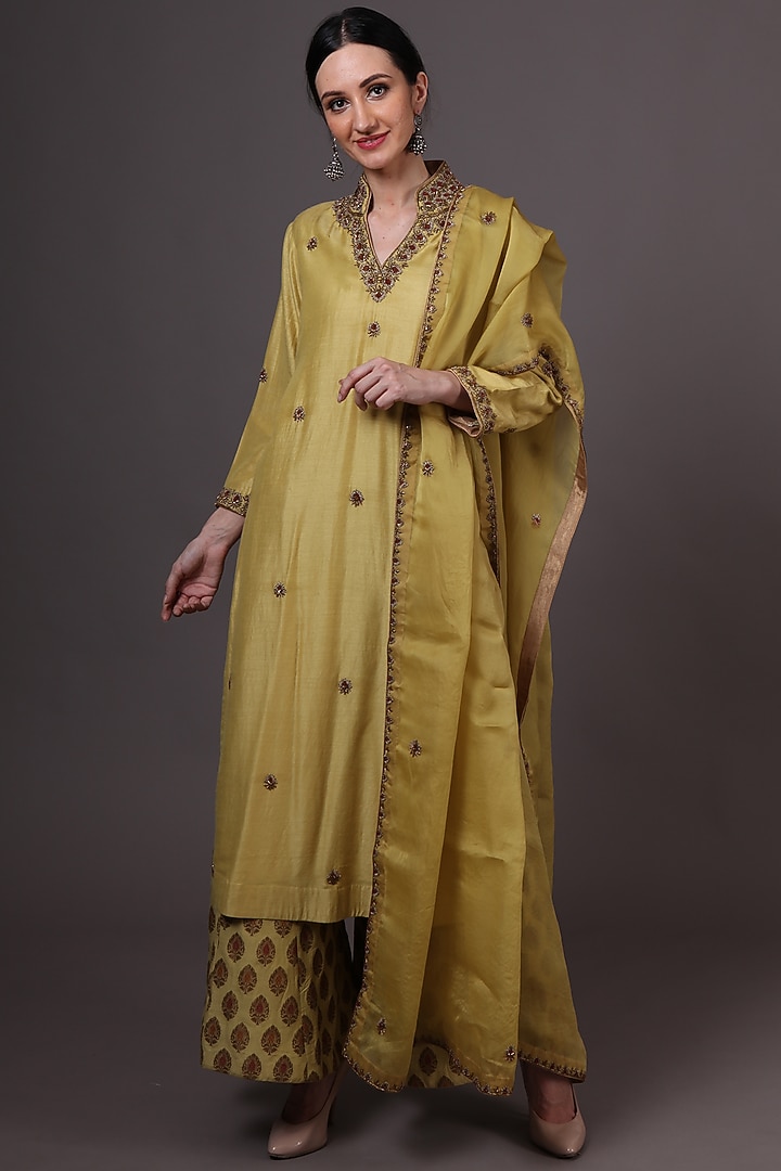 Dusty Lemon Embroidered Kurta Set by Trisvaraa at Pernia's Pop Up Shop