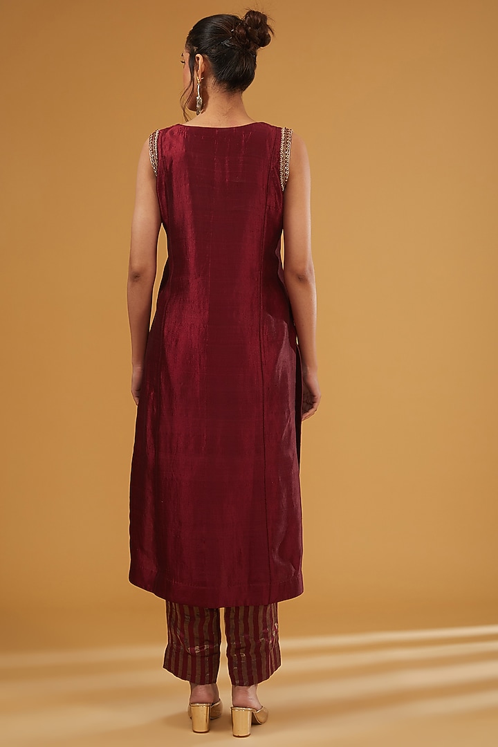 Maroon Handloom Pure Silk Hand Embroidered Kurta Set by Trisvaraa at Pernia's Pop Up Shop